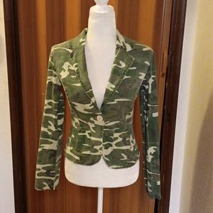 CAMOUFLAGE JACKET